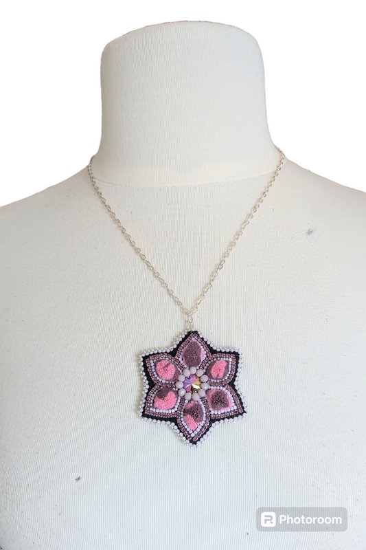 Tufted Flower Necklace 2